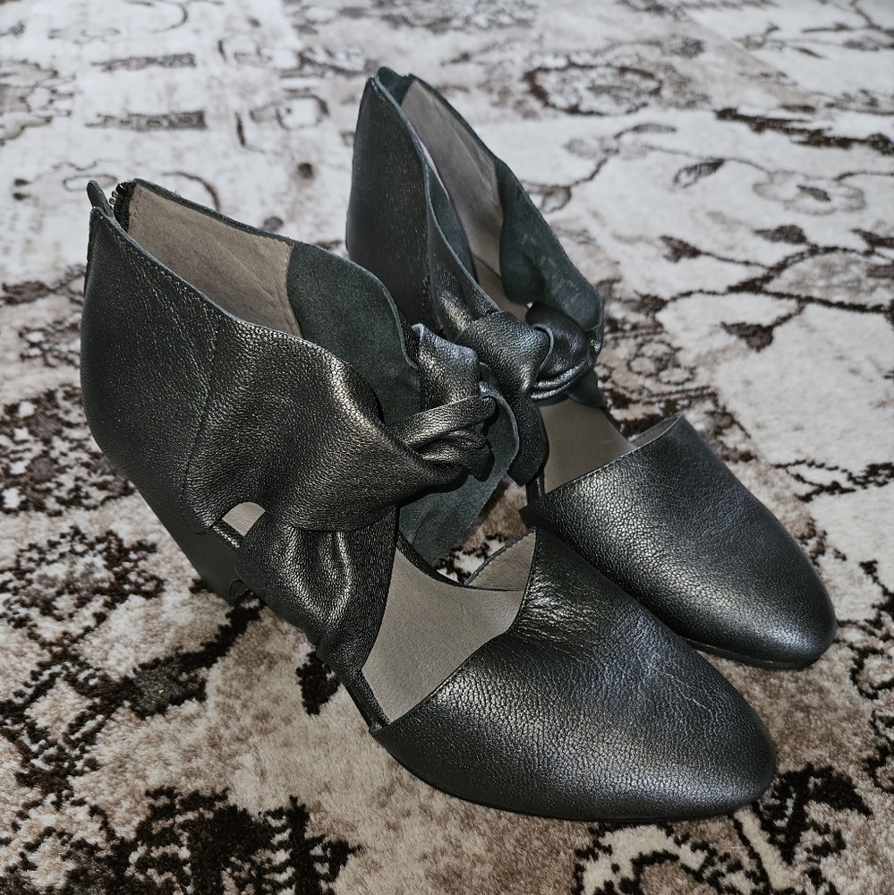 Eileen fisher leather shoes silver size 9